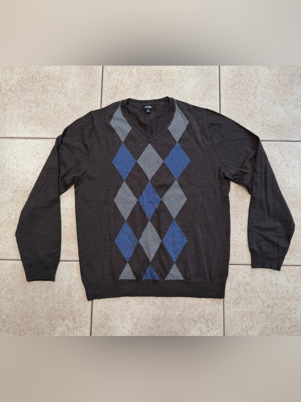 Apt. 9 Men's Dark Brown V-Neck Argyle Sweater with Blue and Gray Diamonds